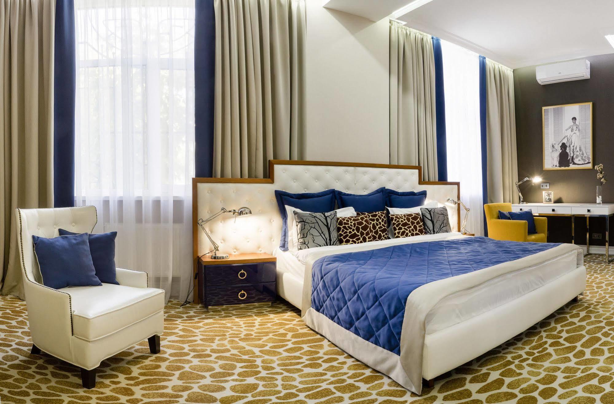 Mirax Sapphire Boutique Hotel Charkiv Esterno foto