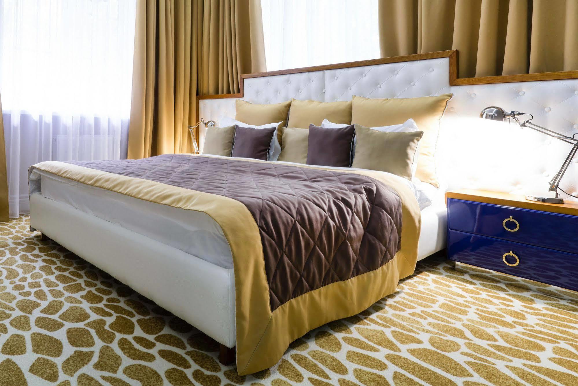 Mirax Sapphire Boutique Hotel Charkiv Esterno foto