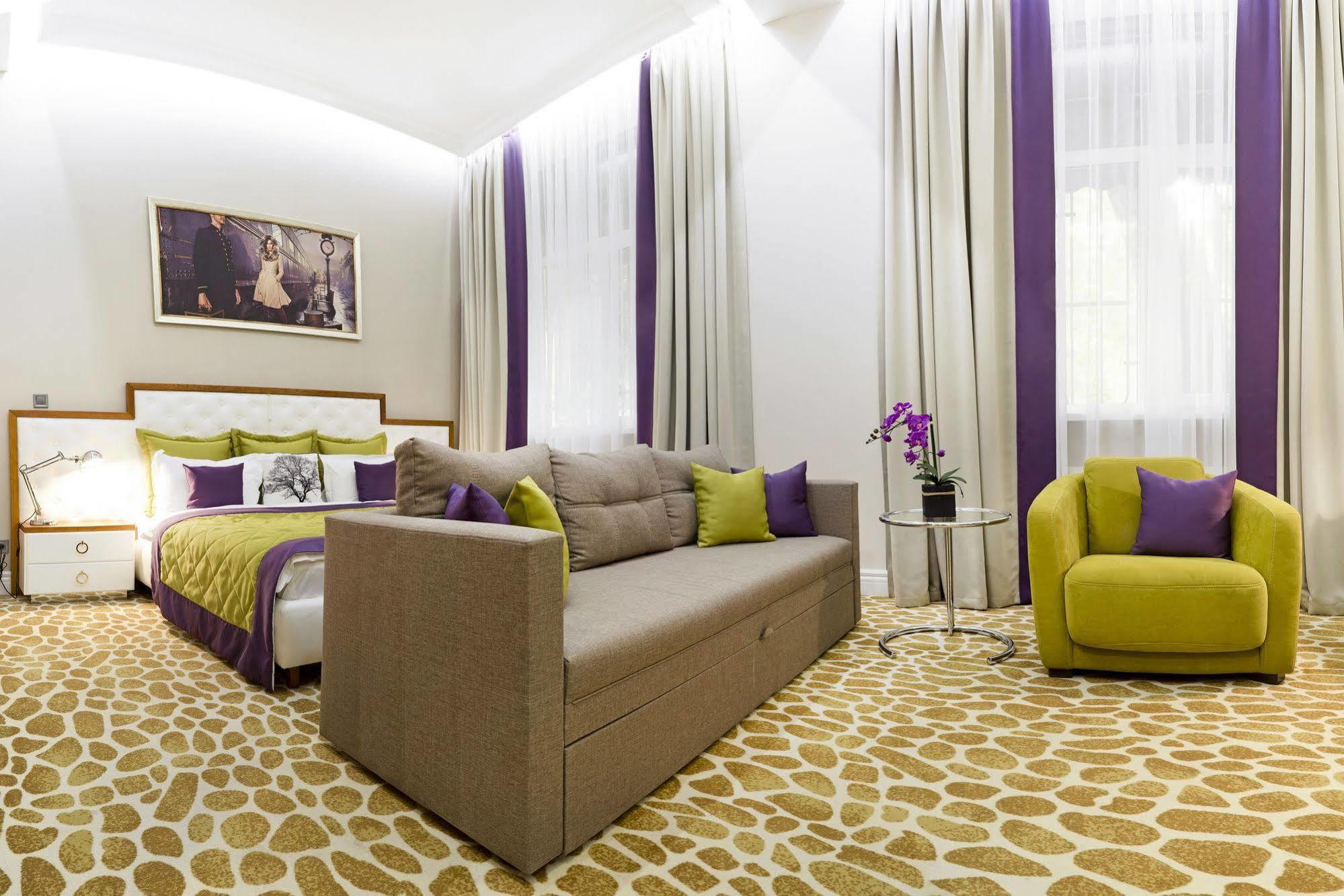 Mirax Sapphire Boutique Hotel Charkiv Esterno foto