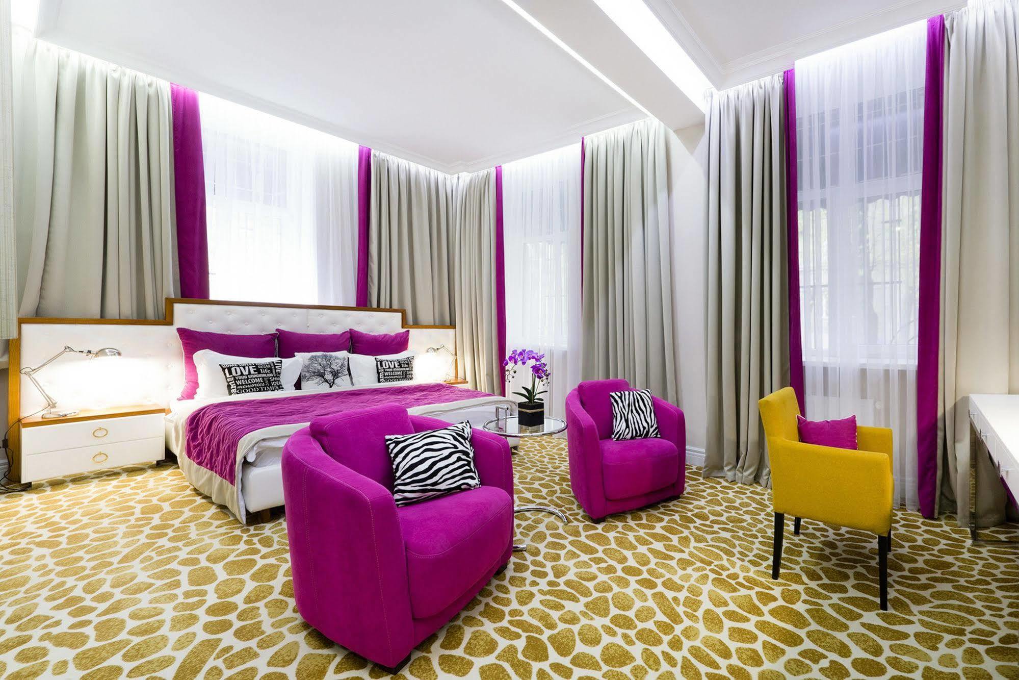Mirax Sapphire Boutique Hotel Charkiv Esterno foto