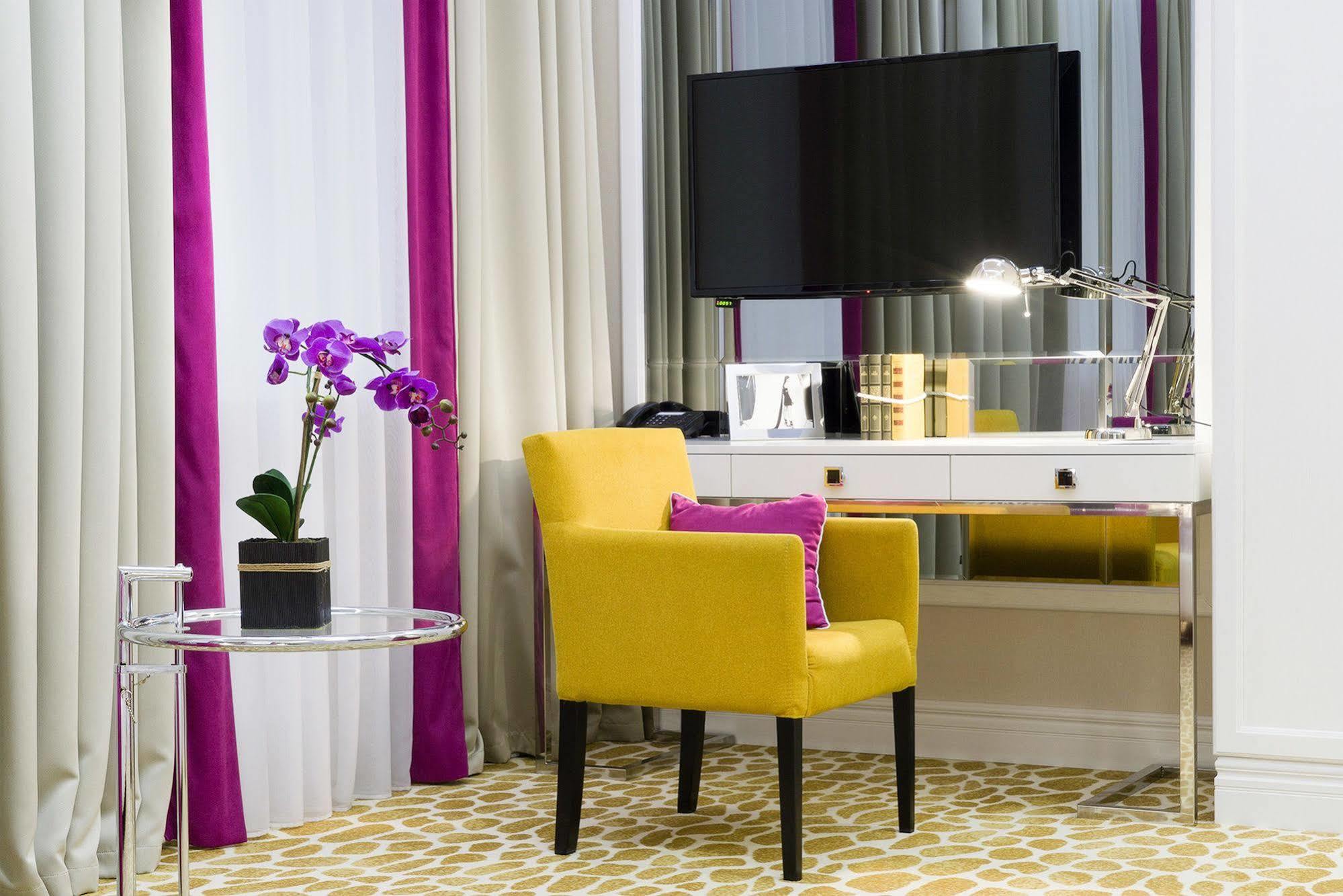 Mirax Sapphire Boutique Hotel Charkiv Esterno foto
